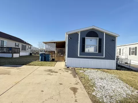 36 Saint Francis Dr, Bourbonnais, IL 60914