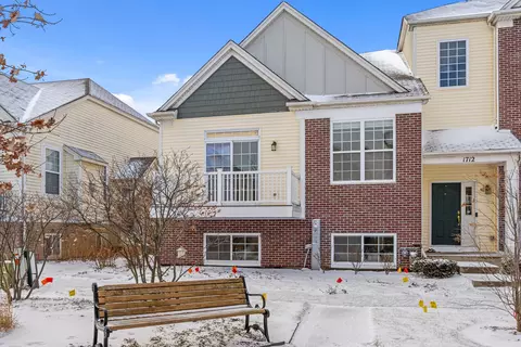 1710 Dogwood Ln, Hanover Park, IL 60133