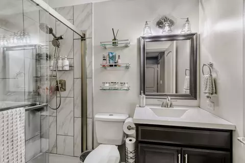 Bath - 4110 Rivertowne Dr, Plainfield, IL 60586 photo 3 of 4