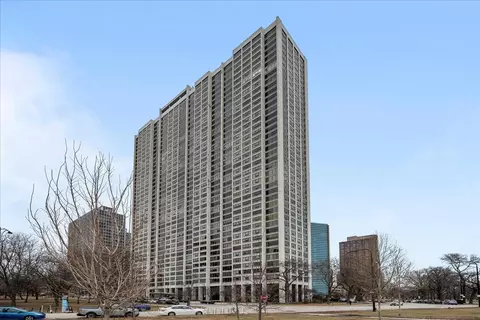 2800 N Lake Shore Dr #1317, Chicago, IL 60657