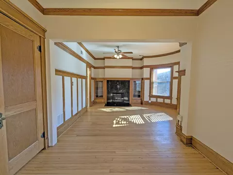 Living - 836 E 52nd St, Chicago, IL 60615 photo 7 of 10