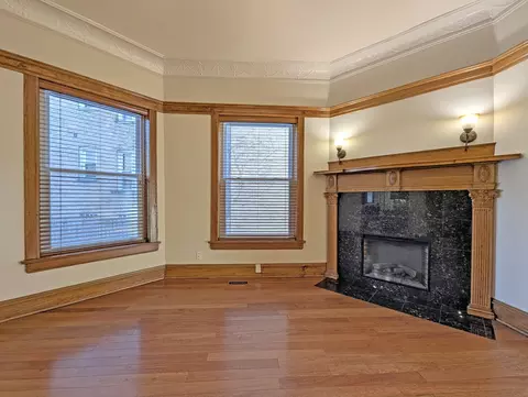 Living - 836 E 52nd St, Chicago, IL 60615 photo 4 of 10