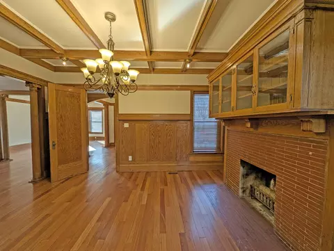 Dining - 836 E 52nd St, Chicago, IL 60615 photo 1 of 1