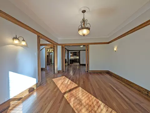 Living - 836 E 52nd St, Chicago, IL 60615 photo 2 of 10