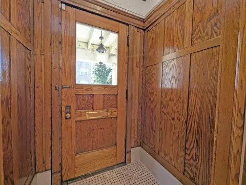 Entry Way - 836 E 52nd St, Chicago, IL 60615 photo 1 of 7