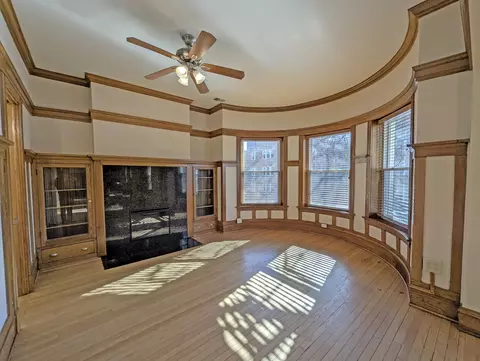 Living - 836 E 52nd St, Chicago, IL 60615 photo 8 of 10