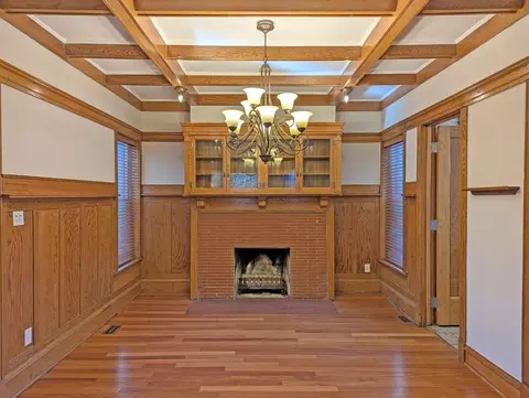 Living - 836 E 52nd St, Chicago, IL 60615 photo 5 of 10