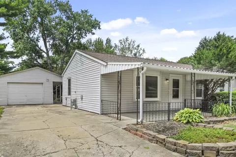 1411 Scottsdale Dr, Champaign, IL 61821