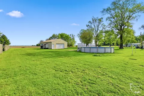 Exterior - 1769 W 2000s Rd, Kankakee, IL 60901 photo 5 of 7