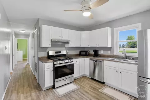 Kitchen - 1769 W 2000s Rd, Kankakee, IL 60901 photo 1 of 2
