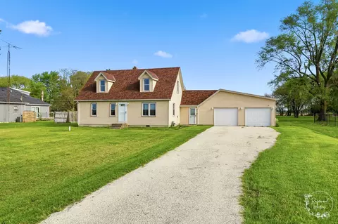 Exterior - 1769 W 2000s Rd, Kankakee, IL 60901 photo 3 of 7