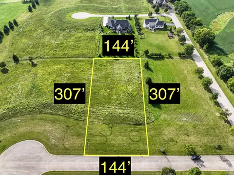 8737 Buck Ct, Yorkville, IL 60560