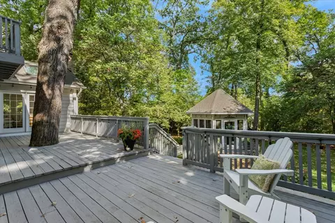 Exterior - 2250 Lisson Rd, Naperville, IL 60565 photo 10 of 11