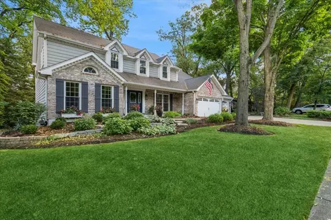 Exterior - 2250 Lisson Rd, Naperville, IL 60565 photo 2 of 11