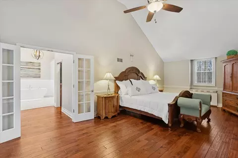 Bedroom - 2250 Lisson Rd, Naperville, IL 60565 photo 1 of 5