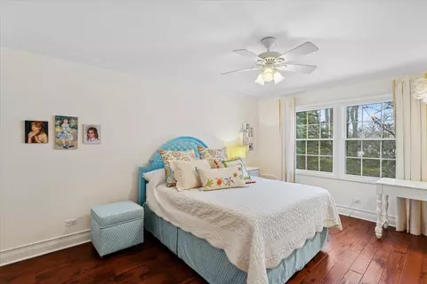 Bedroom - 2250 Lisson Rd, Naperville, IL 60565 photo 4 of 5