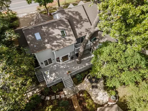 Exterior - 2250 Lisson Rd, Naperville, IL 60565 photo 8 of 11