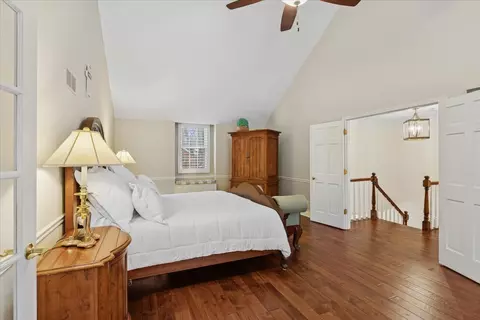 Bedroom - 2250 Lisson Rd, Naperville, IL 60565 photo 2 of 5