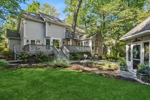 Exterior - 2250 Lisson Rd, Naperville, IL 60565 photo 7 of 11