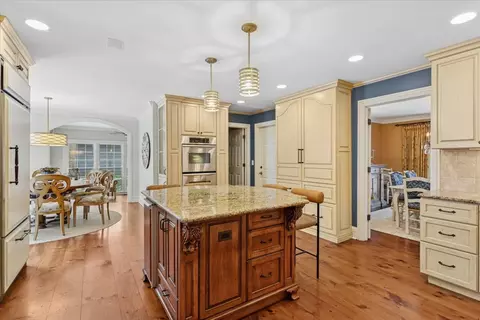 Kitchen - 2250 Lisson Rd, Naperville, IL 60565 photo 2 of 3