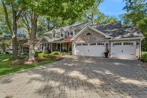 Exterior - 2250 Lisson Rd, Naperville, IL 60565 photo 5 of 11