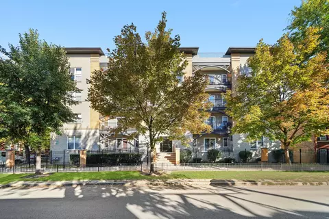 2720 W Cortland St #302, Chicago, IL 60647