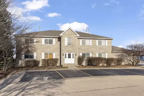 809 Constance Ln #809, Sycamore, IL 60178