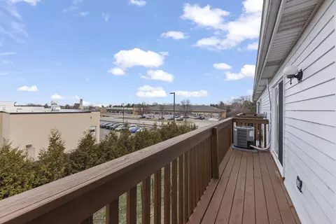 Exterior - 809 Constance Ln #809, Sycamore, IL 60178 photo 2 of 4