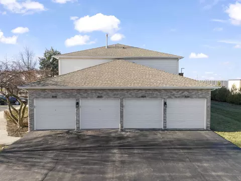 Exterior - 809 Constance Ln #809, Sycamore, IL 60178 photo 3 of 4