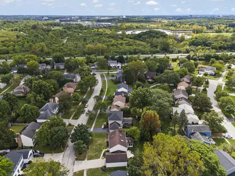 View/Area - 2042 Richton Dr, Wheaton, IL 60189 photo 9 of 19