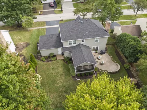 View/Area - 2042 Richton Dr, Wheaton, IL 60189 photo 3 of 19