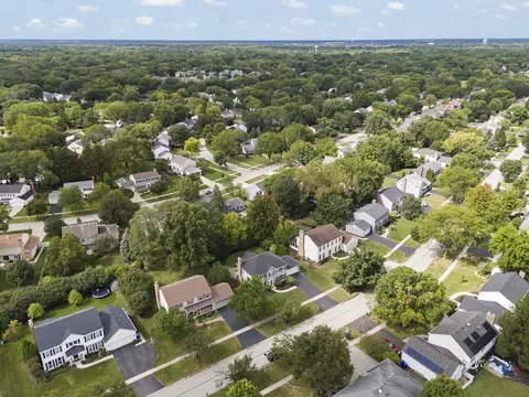 View/Area - 2042 Richton Dr, Wheaton, IL 60189 photo 14 of 19