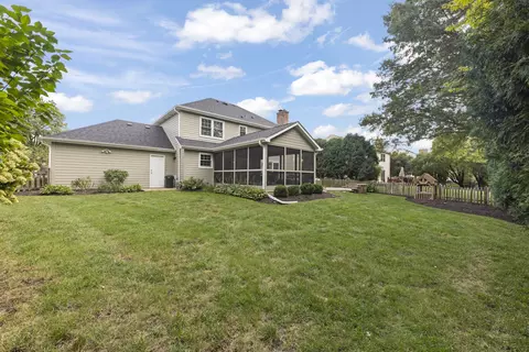 Exterior - 2042 Richton Dr, Wheaton, IL 60189 photo 5 of 6