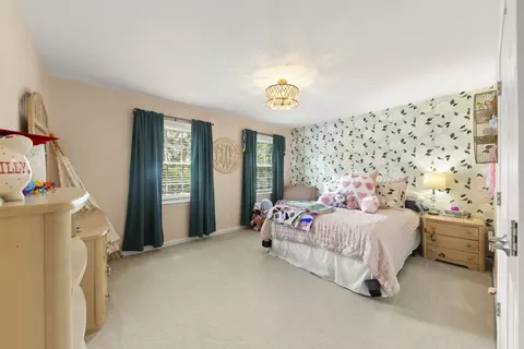 Bedroom - 2042 Richton Dr, Wheaton, IL 60189 photo 6 of 6