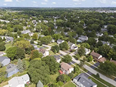View/Area - 2042 Richton Dr, Wheaton, IL 60189 photo 12 of 19