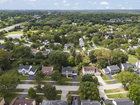 View/Area - 2042 Richton Dr, Wheaton, IL 60189 photo 7 of 19