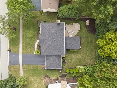 View/Area - 2042 Richton Dr, Wheaton, IL 60189 photo 2 of 19
