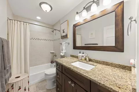 Bath - 2042 Richton Dr, Wheaton, IL 60189 photo 3 of 3