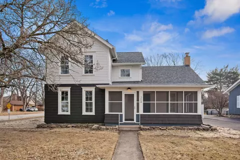 304 S Prairie St, Batavia, IL 60510