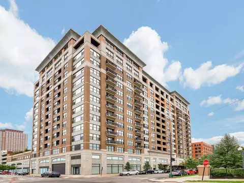 849 N Franklin St #418, Chicago, IL 60610