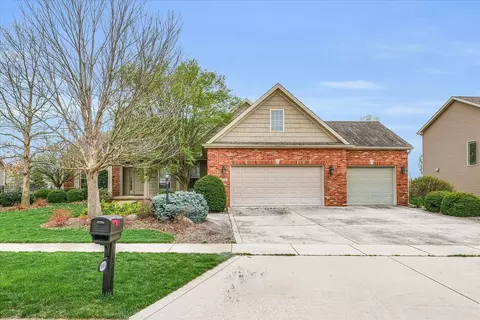 5005 Stonebridge Dr, Champaign, IL 61822