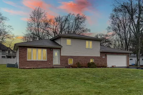 3982 Crete Rd, Crete, IL 60417