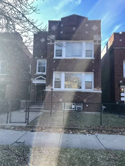7824 S Ridgeland Ave, Chicago, IL 60649