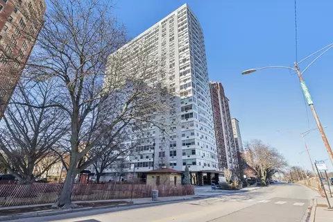 3900 N Lake Shore Dr #5E, Chicago, IL 60613