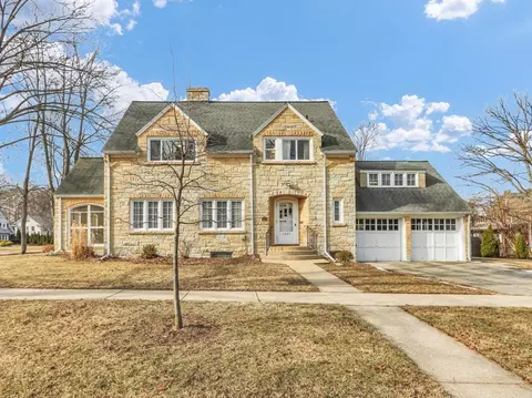 1207 S Busey, Urbana, IL 61801