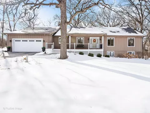 3 N010 Woodview Dr, West Chicago, IL 60185