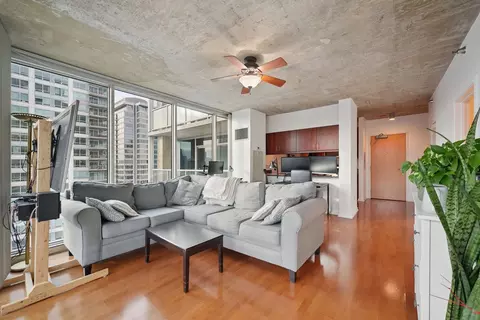 Living - 611 S Wells St #1908, Chicago, IL 60607 photo 2 of 4