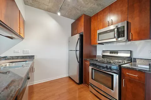 Kitchen - 611 S Wells St #1908, Chicago, IL 60607 photo 2 of 2
