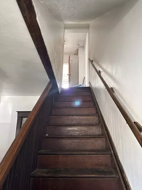 Entry Way - 312 S Evergreen Ave, Kankakee, IL 60901 photo 2 of 2