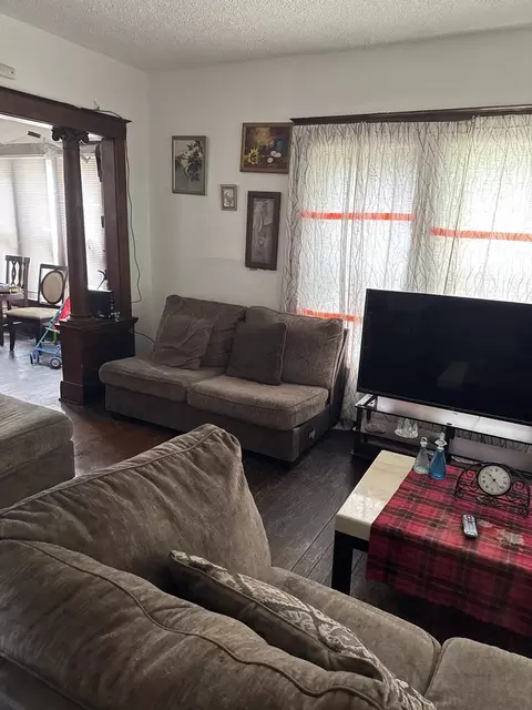Living - 312 S Evergreen Ave, Kankakee, IL 60901 photo 3 of 3